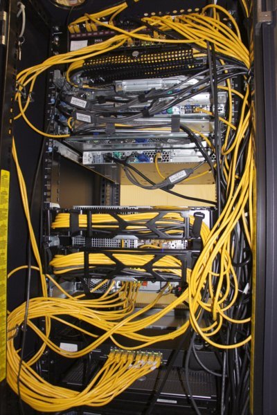 Cables.JPG.1cc21d946ed7a45f3a6fab8c5392e050.JPG